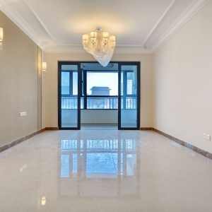 恒大海上帝景 精装修三室未住人 带子母车位 带储藏室